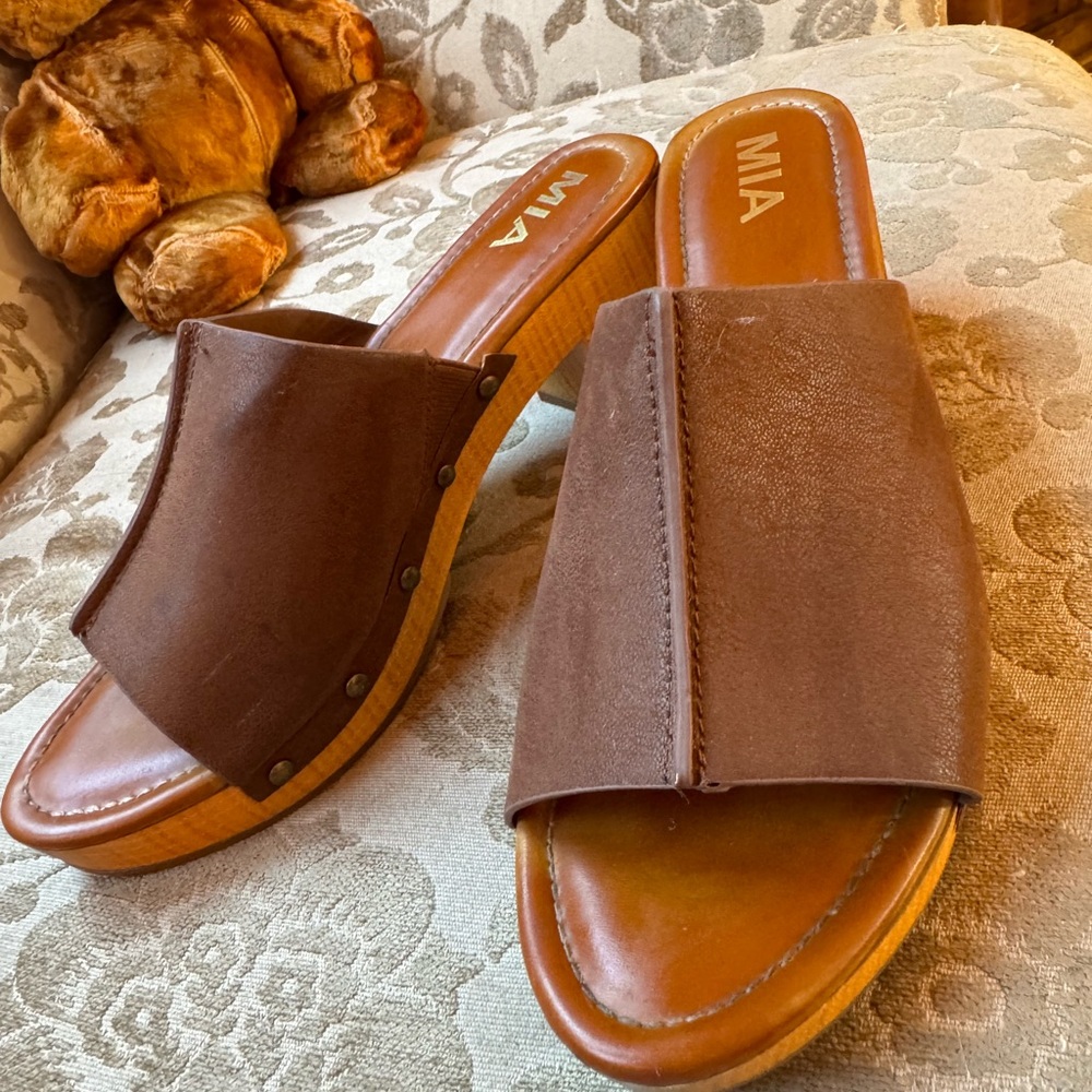 MIA leather high heels